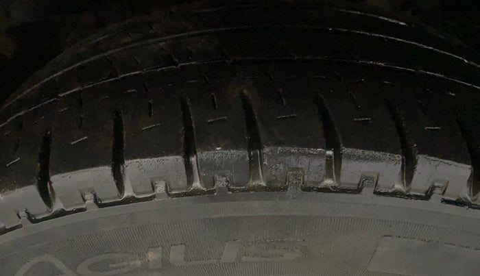 2020 Tata NEXON XZA PLUS (O) PETROL DUAL TONE, Petrol, Automatic, 82,057 km, Left Front Tyre Tread