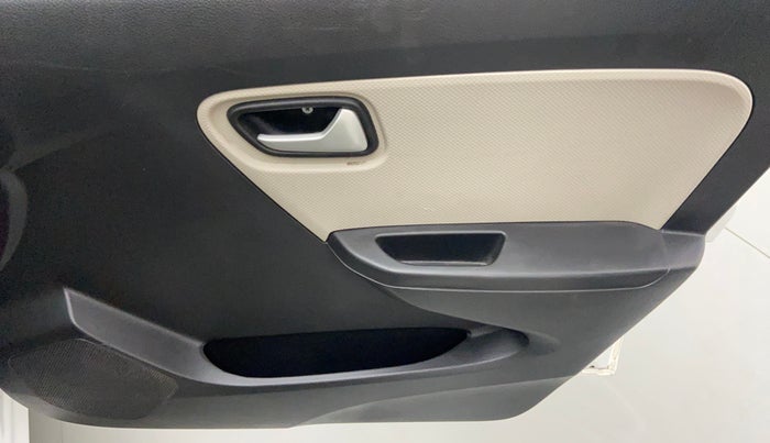 2019 Maruti Alto LXI, Petrol, Manual, 10,629 km, Driver Side Door Panels Control