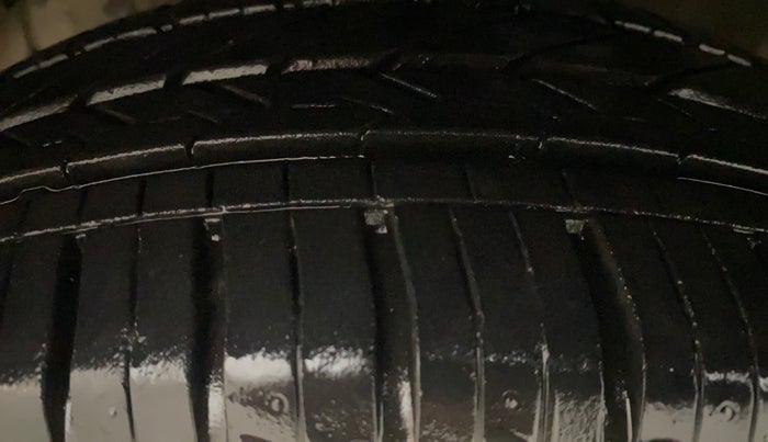 2016 Hyundai Grand i10 SPORTZ 1.2 KAPPA VTVT, Petrol, Manual, 36,850 km, Left Front Tyre Tread