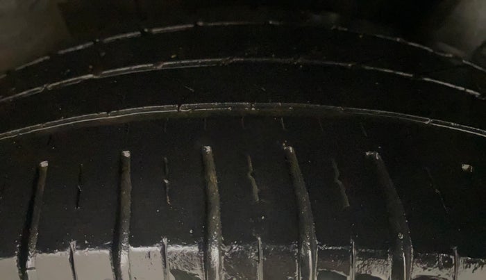 2016 Hyundai Grand i10 SPORTZ 1.2 KAPPA VTVT, Petrol, Manual, 36,850 km, Left Rear Tyre Tread