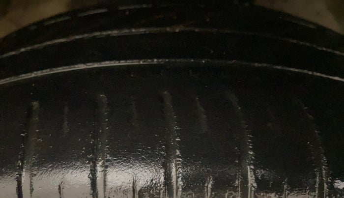 2016 Hyundai Grand i10 SPORTZ 1.2 KAPPA VTVT, Petrol, Manual, 36,850 km, Right Front Tyre Tread