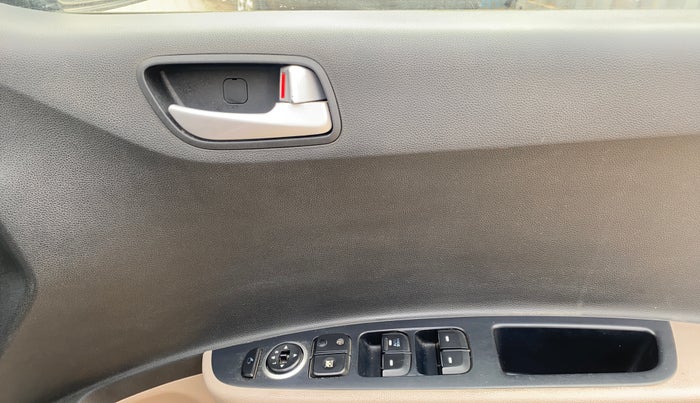 2016 Hyundai Grand i10 SPORTZ 1.2 KAPPA VTVT, Petrol, Manual, 36,850 km, Driver Side Door Panels Control