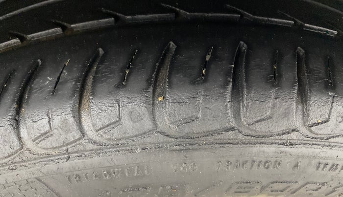 2015 Hyundai Xcent SX AT 1.2 (O), Petrol, Automatic, 50,093 km, Left Rear Tyre Tread