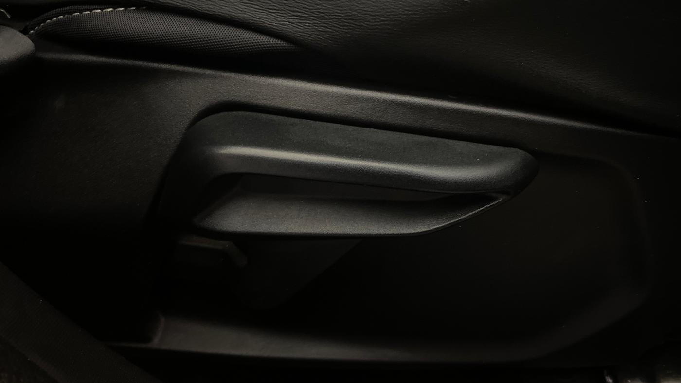 2024 Tata NEXON CREATIVE+ SUNROOF AMT DUAL TONE 1.2 PETROL, Petrol, Automatic, 15,620 km, Driver Side Adjustment Panel
