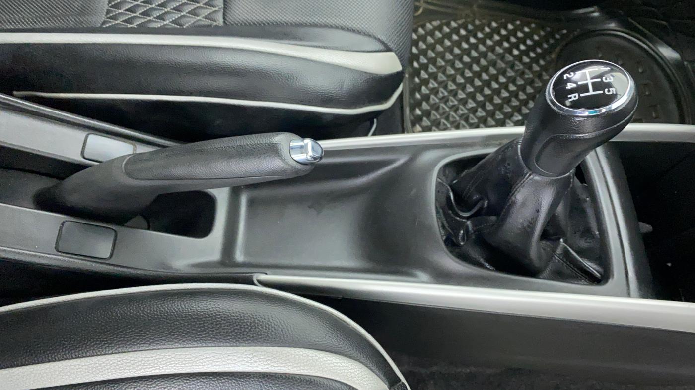 2017 Maruti Baleno DELTA PETROL 1.2, Petrol, Manual, 32,550 km, Gear Lever