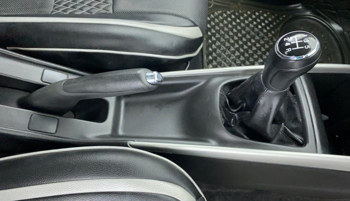 2017 Maruti Baleno DELTA PETROL 1.2, Petrol, Manual, 32,550 km, Gear Lever