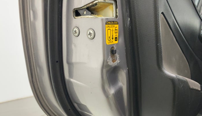 2012 Maruti Swift VXI, Petrol, Manual, 71,240 km, Rear left door - Slight discoloration