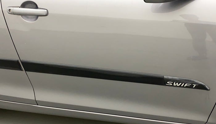 2012 Maruti Swift VXI, Petrol, Manual, 71,240 km, Driver-side door - Minor scratches