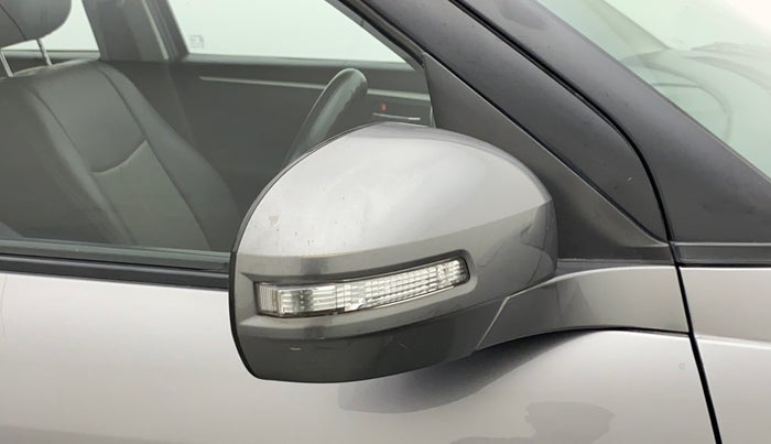 2012 Maruti Swift VXI, Petrol, Manual, 71,240 km, Right rear-view mirror - Indicator light not working