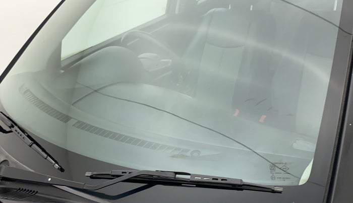 2012 Maruti Swift VXI, Petrol, Manual, 71,240 km, Front windshield - Minor spot on windshield