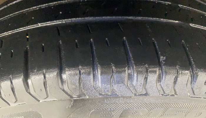 2020 Maruti Dzire ZXI, Petrol, Manual, 49,400 km, Right Front Tyre Tread
