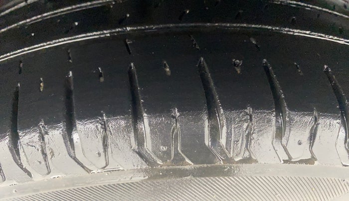 2020 Maruti Dzire ZXI, Petrol, Manual, 49,400 km, Right Rear Tyre Tread