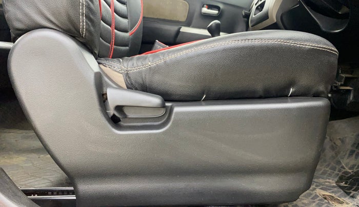 2013 Maruti Wagon R 1.0 VXI, Petrol, Manual, 60,670 km, Driver Side Adjustment Panel