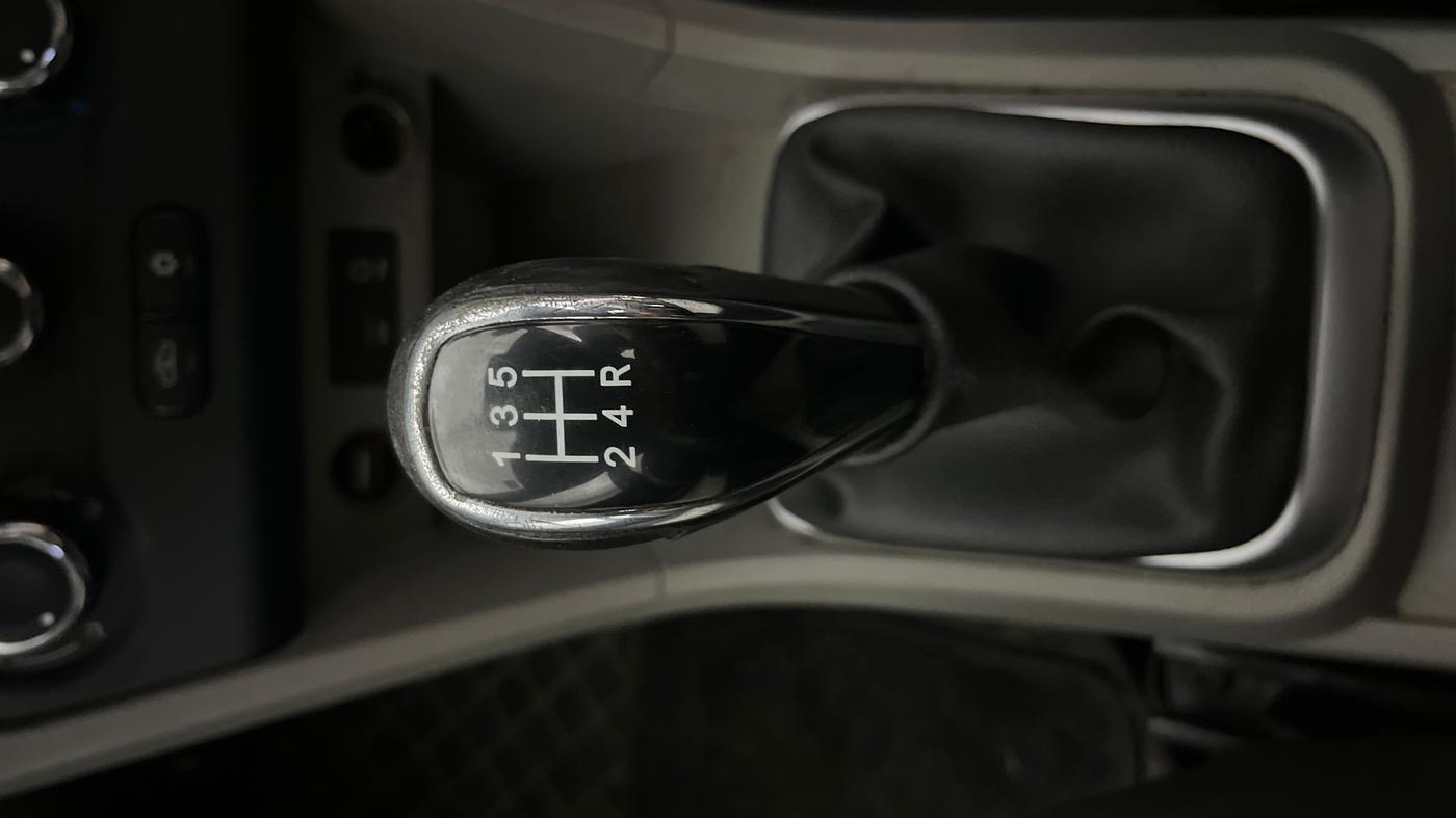 2016 Tata Tiago XZ PETROL, Petrol, Manual, 70,771 km, Gear Lever