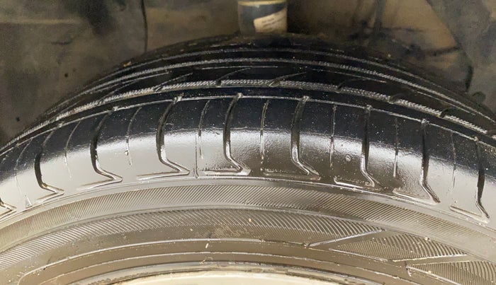 2016 Maruti S Cross ZETA 1.3, Diesel, Manual, 1,32,425 km, Right Front Tyre Tread