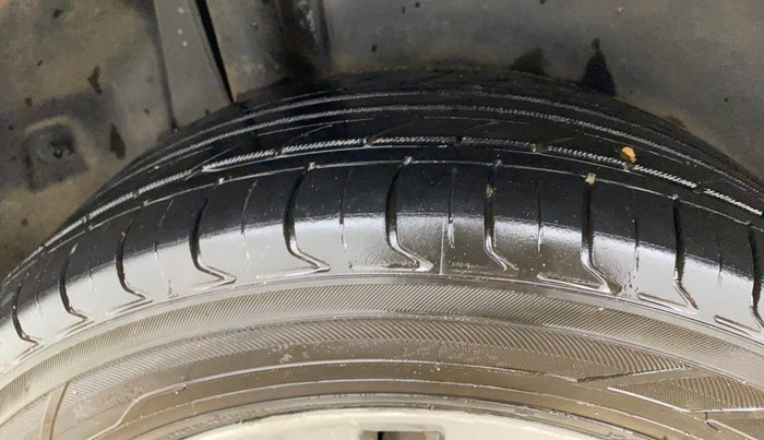 2016 Maruti S Cross ZETA 1.3, Diesel, Manual, 1,32,425 km, Right Rear Tyre Tread