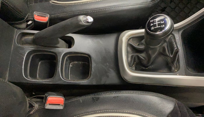 2016 Maruti S Cross ZETA 1.3, Diesel, Manual, 1,32,425 km, Gear Lever