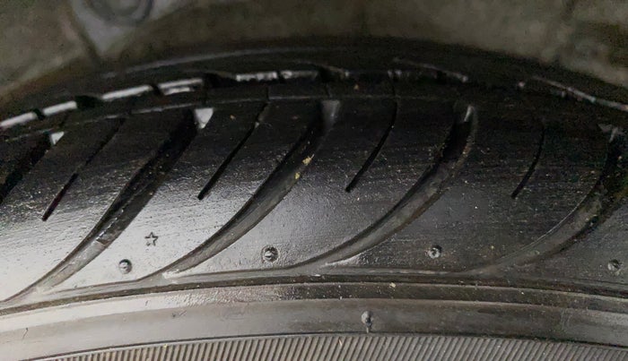 2010 Hyundai i10 MAGNA 1.2, Petrol, Manual, 44,459 km, Right Rear Tyre Tread