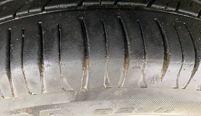 2017 Tata Tiago XZ PETROL, Petrol, Manual, 80,480 km, Left Front Tyre Tread