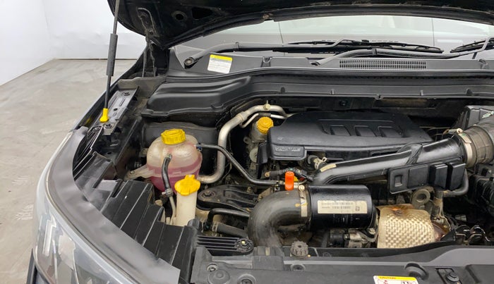 2019 Mahindra XUV300 W8 (O) 1.2 PETROL, Petrol, Manual, 36,315 km, Engine View - Right