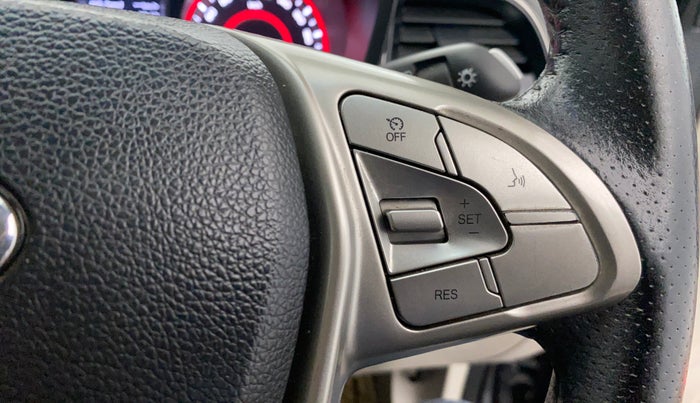 2019 Mahindra XUV300 W8 (O) 1.2 PETROL, Petrol, Manual, 36,315 km, Adaptive Cruise Control