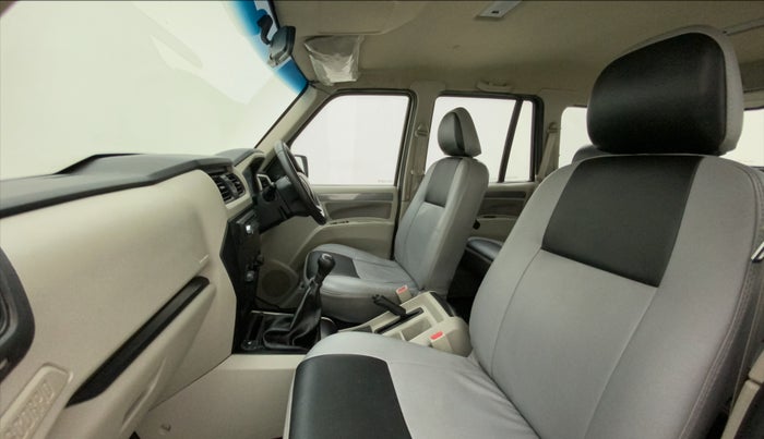 2018 Mahindra Scorpio S5, Diesel, Manual, 59,723 km, Right Side Front Door Cabin