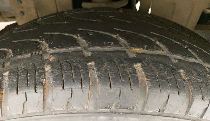 2018 Mahindra Scorpio S5, Diesel, Manual, 59,723 km, Right Front Tyre Tread