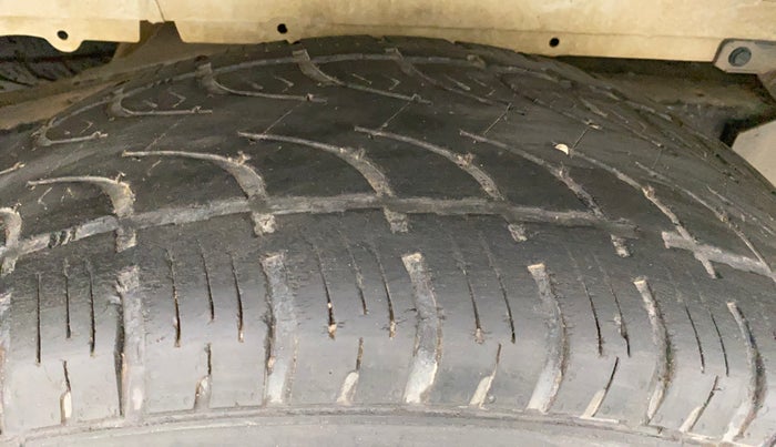 2018 Mahindra Scorpio S5, Diesel, Manual, 59,723 km, Right Rear Tyre Tread