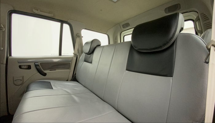 2018 Mahindra Scorpio S5, Diesel, Manual, 59,723 km, Right Side Rear Door Cabin