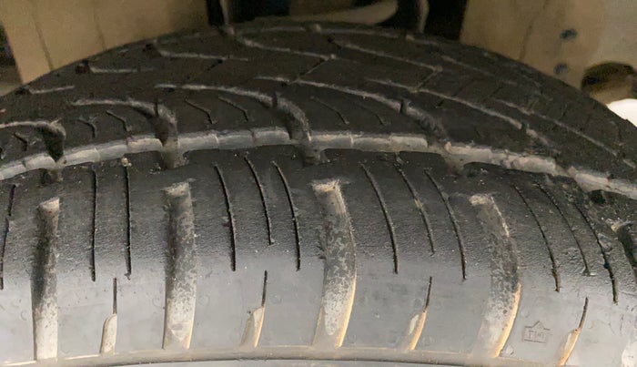 2018 Mahindra Scorpio S5, Diesel, Manual, 59,723 km, Left Front Tyre Tread