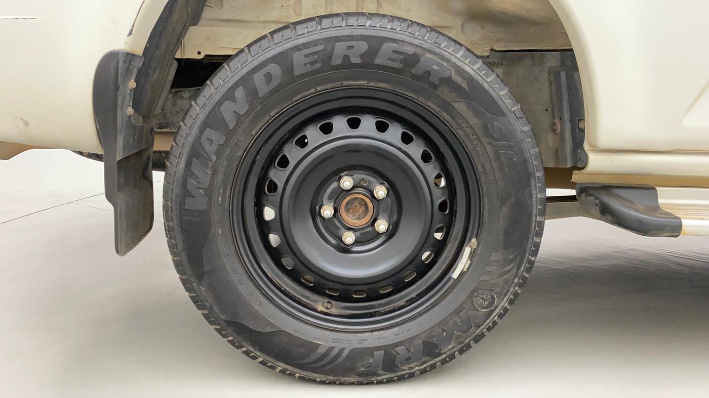 2018 Mahindra Scorpio S5, Diesel, Manual, 59,723 km, Right Rear Wheel