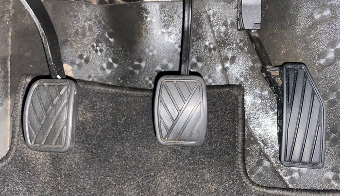 2020 Maruti Baleno DELTA PETROL 1.2, Petrol, Manual, 77,807 km, Pedals