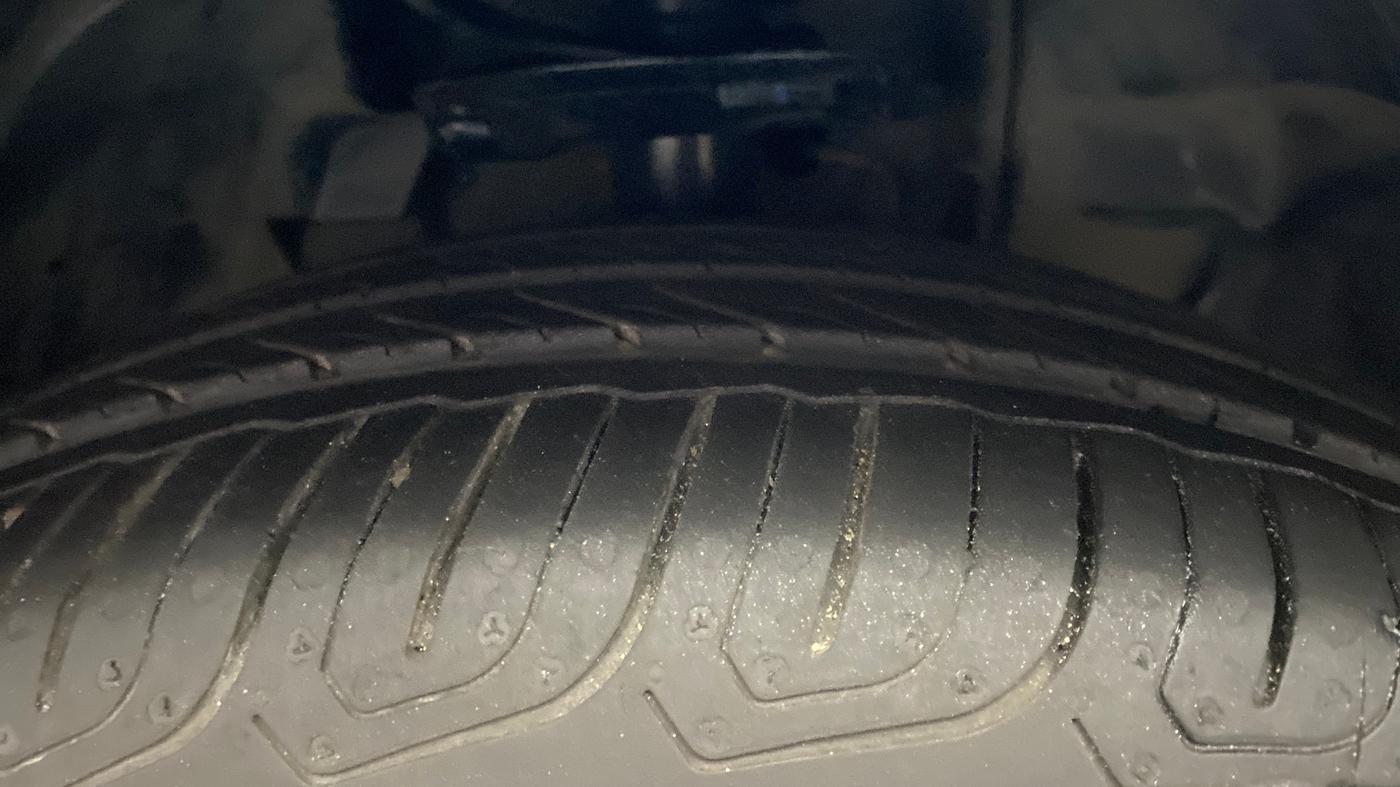 2019 Tata Tiago XZ PLUS PETROL, Petrol, Manual, 1,29,376 km, Right Front Tyre Tread