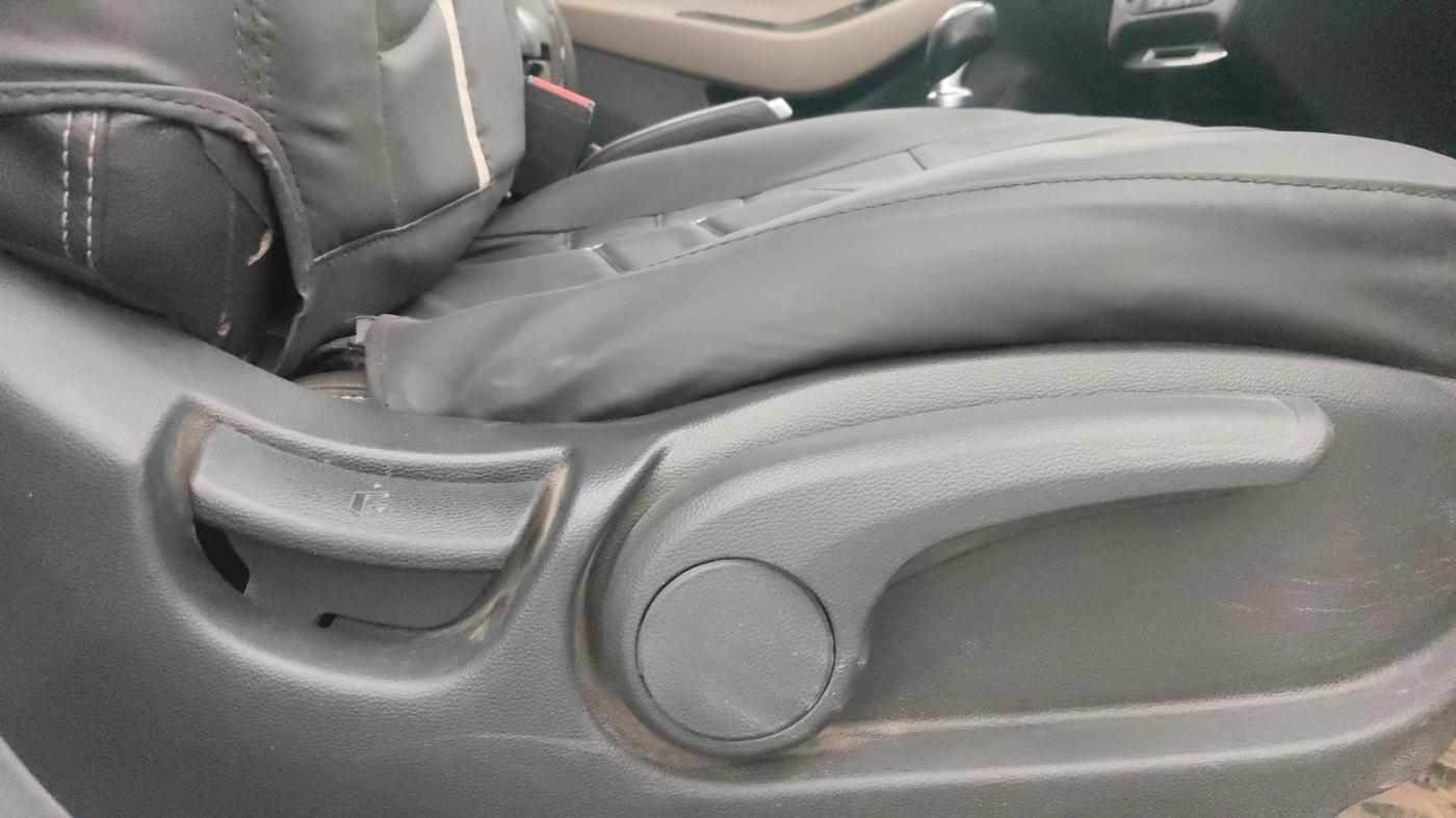 2018 Hyundai Elite i20 ASTA 1.2 (O), CNG, Manual, 92,079 km, Driver Side Adjustment Panel