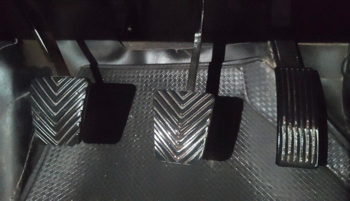 2018 Hyundai Elite i20 ASTA 1.2 (O), CNG, Manual, 92,079 km, Pedals