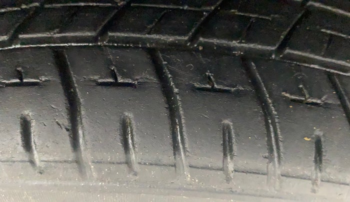 2018 Maruti Wagon R 1.0 VXI+ AMT, Petrol, Automatic, 53,730 km, Right Front Tyre Tread