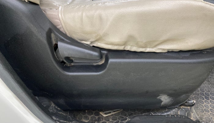 2016 Maruti Wagon R 1.0 VXI (O) AMT, Petrol, Automatic, 37,714 km, Driver Side Adjustment Panel