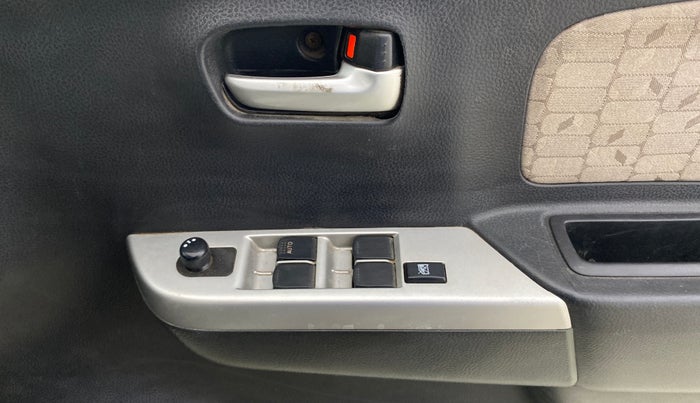 2016 Maruti Wagon R 1.0 VXI (O) AMT, Petrol, Automatic, 37,714 km, Driver Side Door Panels Control