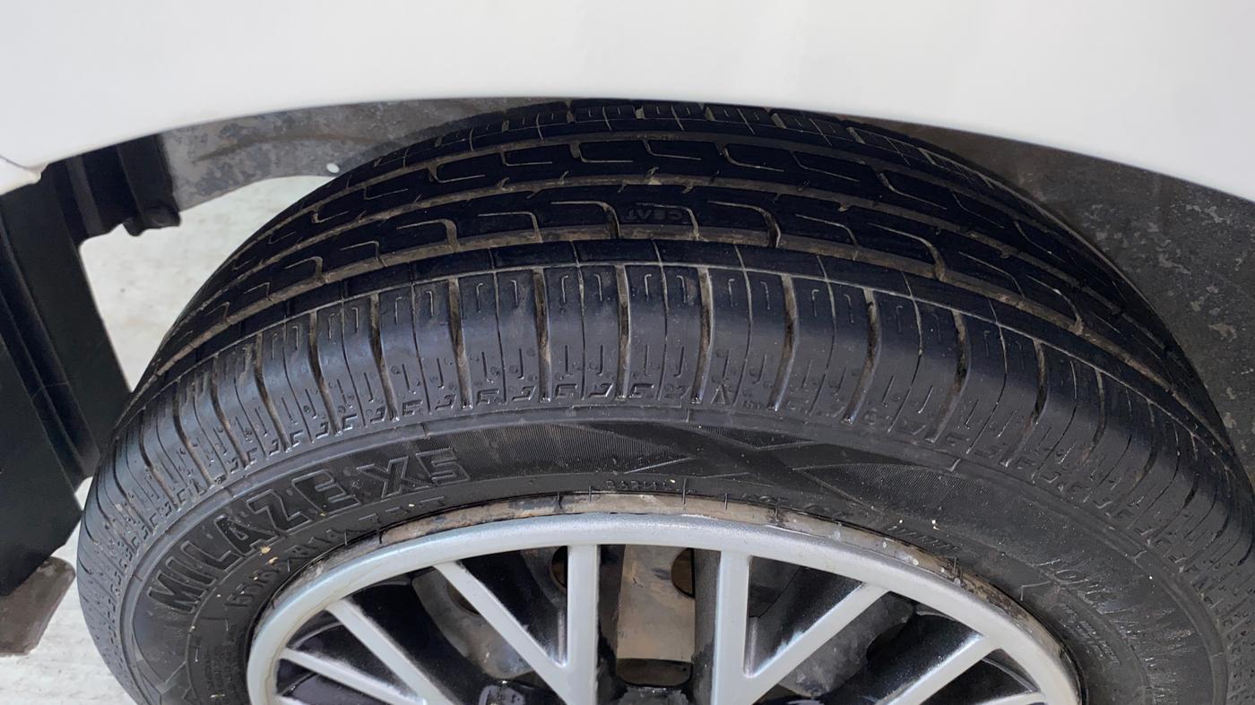 2016 Maruti Wagon R 1.0 VXI (O) AMT, Petrol, Automatic, 37,714 km, Left Front Tyre Tread