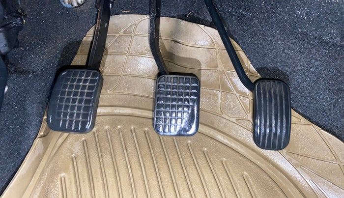 2017 Tata Tiago XZ PETROL, Petrol, Manual, 90,054 km, Pedals