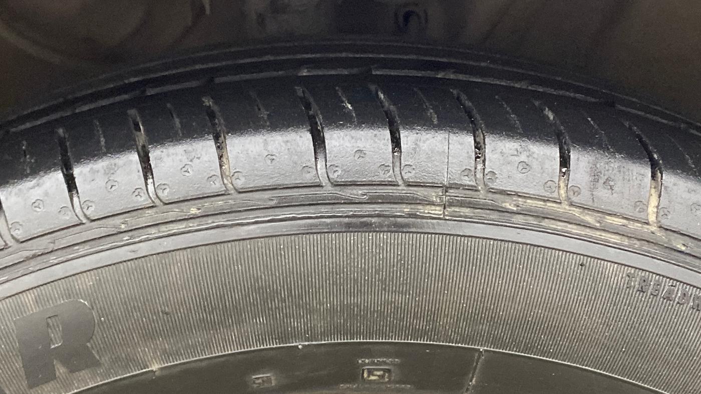2021 KIA SELTOS GTX PLUS DCT 1.4 PETROL, Petrol, Automatic, 26,519 km, Right Front Tyre Tread