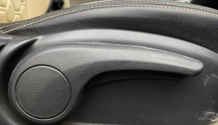 2017 Hyundai Elite i20 ASTA 1.2 (O), Petrol, Manual, 91,738 km, Driver Side Adjustment Panel