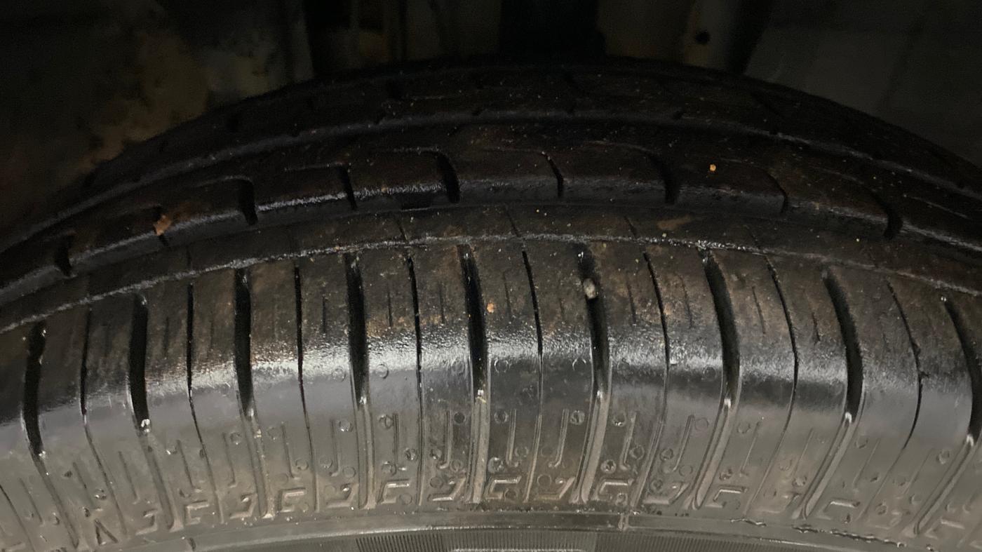 2019 Renault TRIBER RXZ, Petrol, Manual, 62,375 km, Right Front Tyre Tread