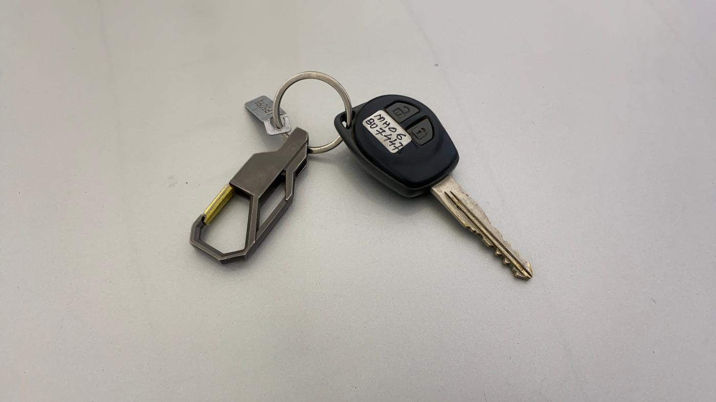 2019 Maruti S PRESSO VXI AMT, CNG, Automatic, 32,974 km, Key Close Up