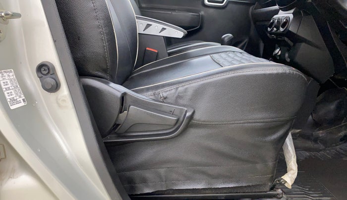 2019 Maruti S PRESSO VXI AMT, CNG, Automatic, 32,974 km, Driver Side Adjustment Panel