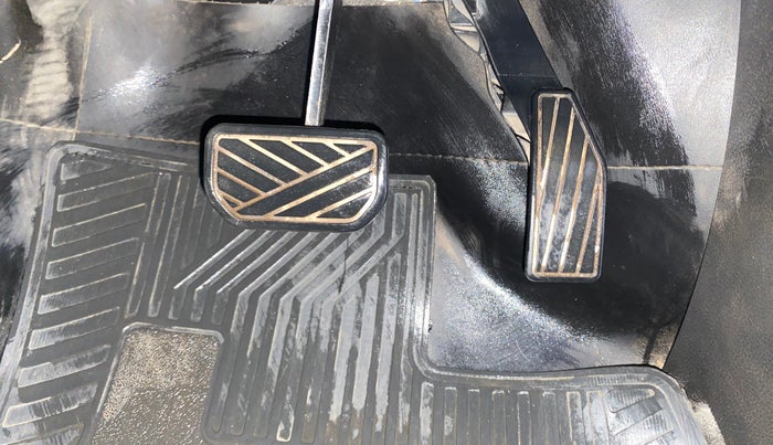 2019 Maruti S PRESSO VXI AMT, CNG, Automatic, 32,974 km, Pedals