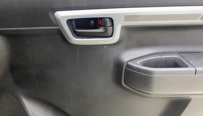 2019 Maruti S PRESSO VXI AMT, CNG, Automatic, 32,974 km, Driver Side Door Panels Control