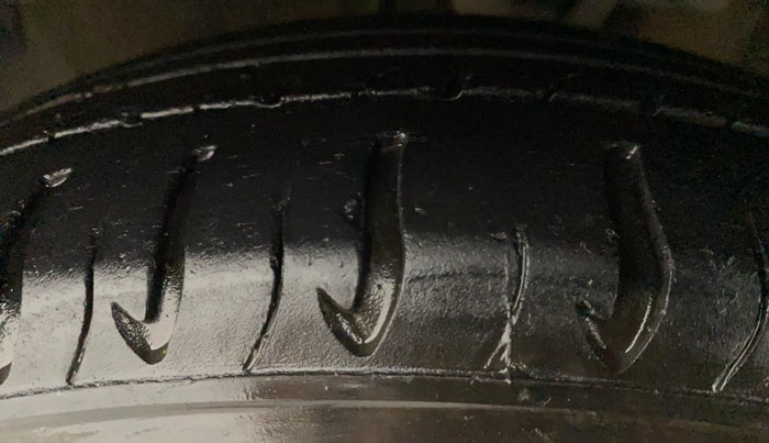 2011 Hyundai i10 SPORTZ 1.2, Petrol, Manual, 71,342 km, Left Front Tyre Tread