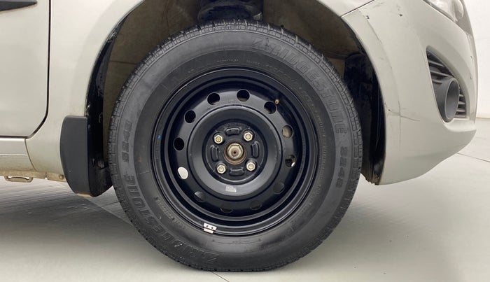 2013 Maruti Ritz VXI, Petrol, Manual, 44,917 km, Right Front Wheel
