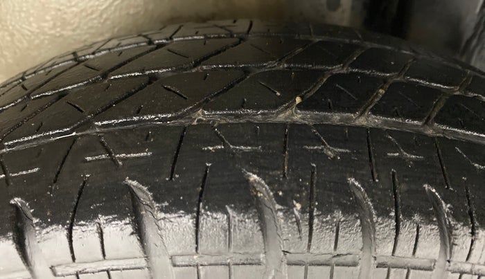 2013 Maruti Ritz VXI, Petrol, Manual, 44,917 km, Left Rear Tyre Tread